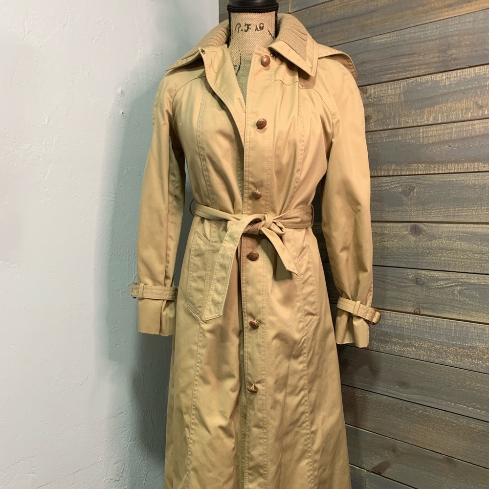 Rain coat excellent condition made in Korea